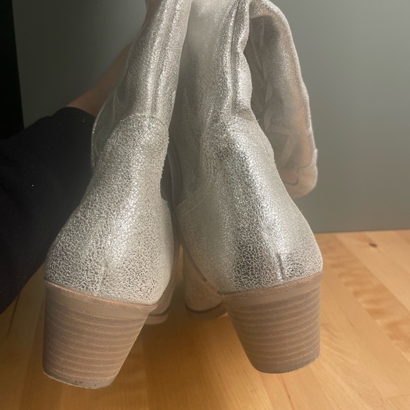Shiren Boots In Metallic Suede in WOMEN’S size 12 - Picture 7 of 8